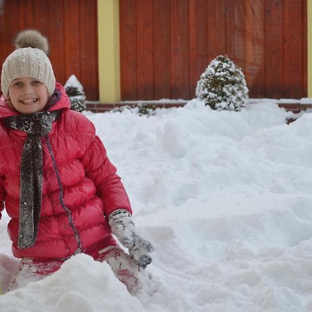 Apartmany Riviera A Chalupa Riviera Liptov, Bešeňová Eksteriør billede