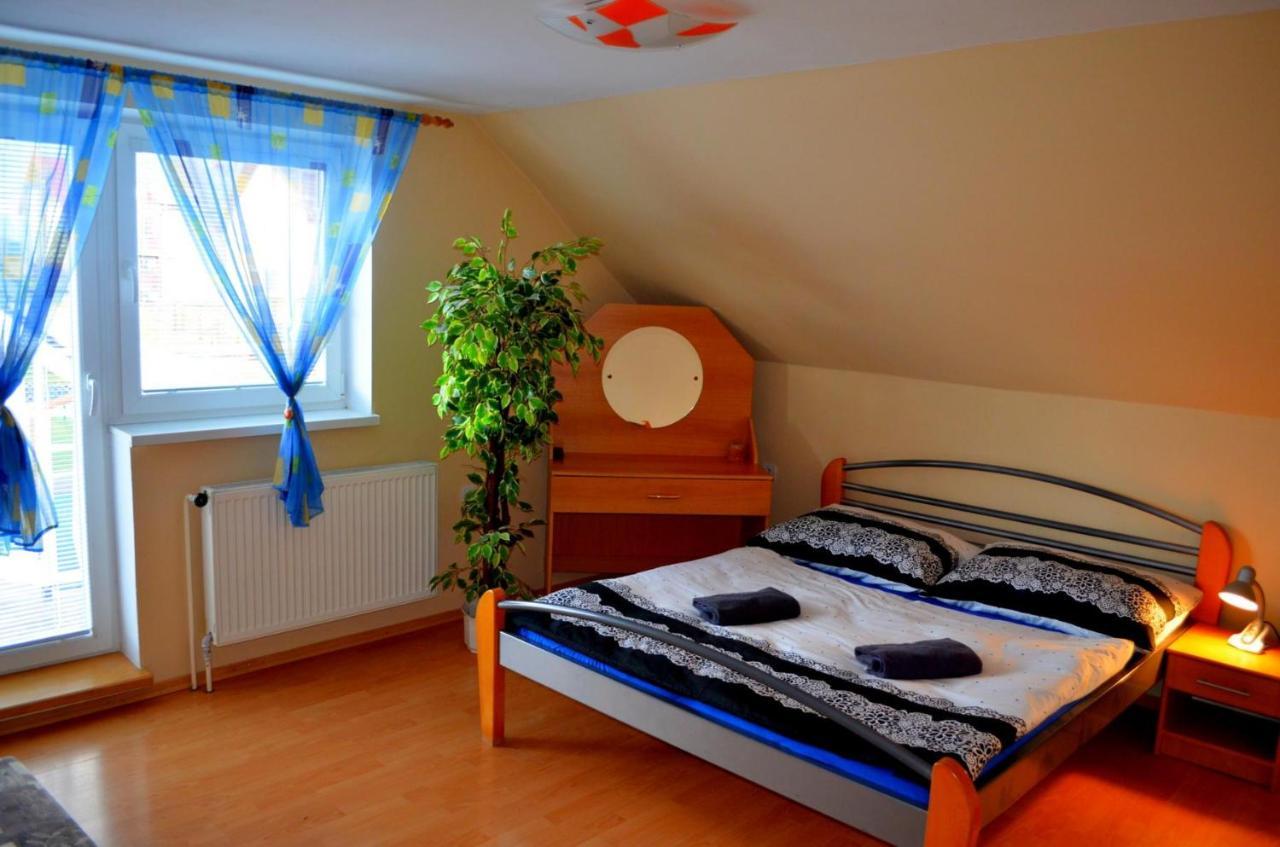 Apartmany Riviera A Chalupa Riviera Liptov, Bešeňová Eksteriør billede