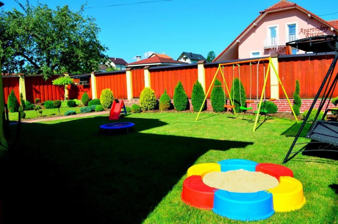 Apartmany Riviera A Chalupa Riviera Liptov, Bešeňová Eksteriør billede