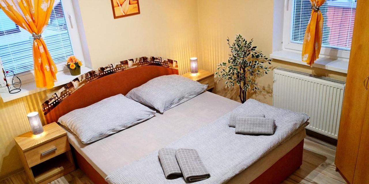 Apartmany Riviera A Chalupa Riviera Liptov, Bešeňová Eksteriør billede