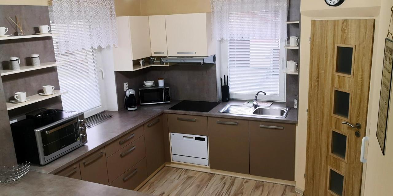 Apartmany Riviera A Chalupa Riviera Liptov, Bešeňová Eksteriør billede