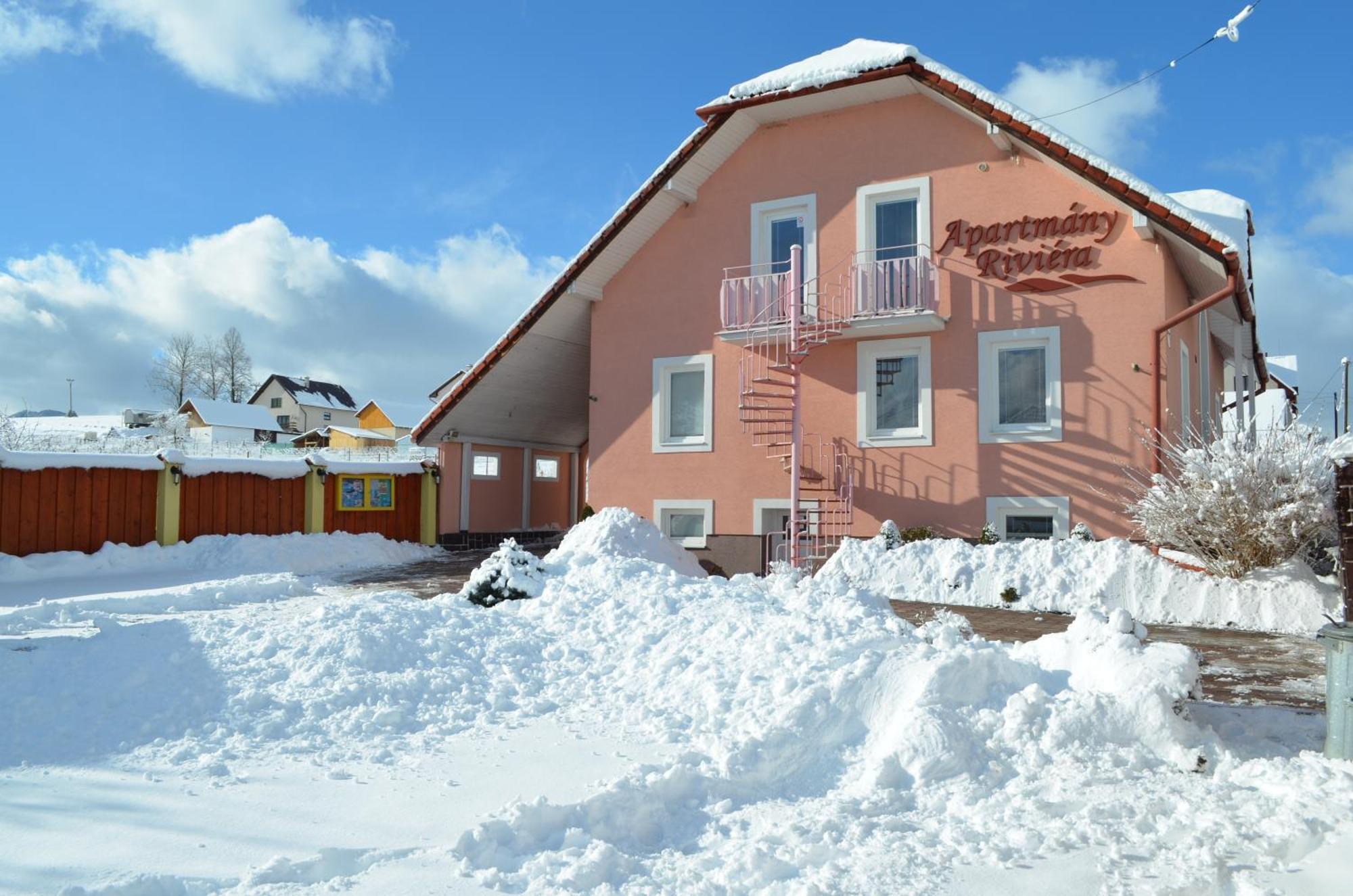 Apartmany Riviera A Chalupa Riviera Liptov, Bešeňová Eksteriør billede